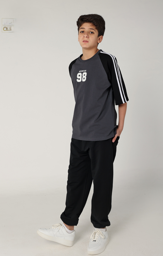MELIORE ADVENTURE98 short-sleeve top and pants set in casual style, featuring a comfortable fit and modern design.