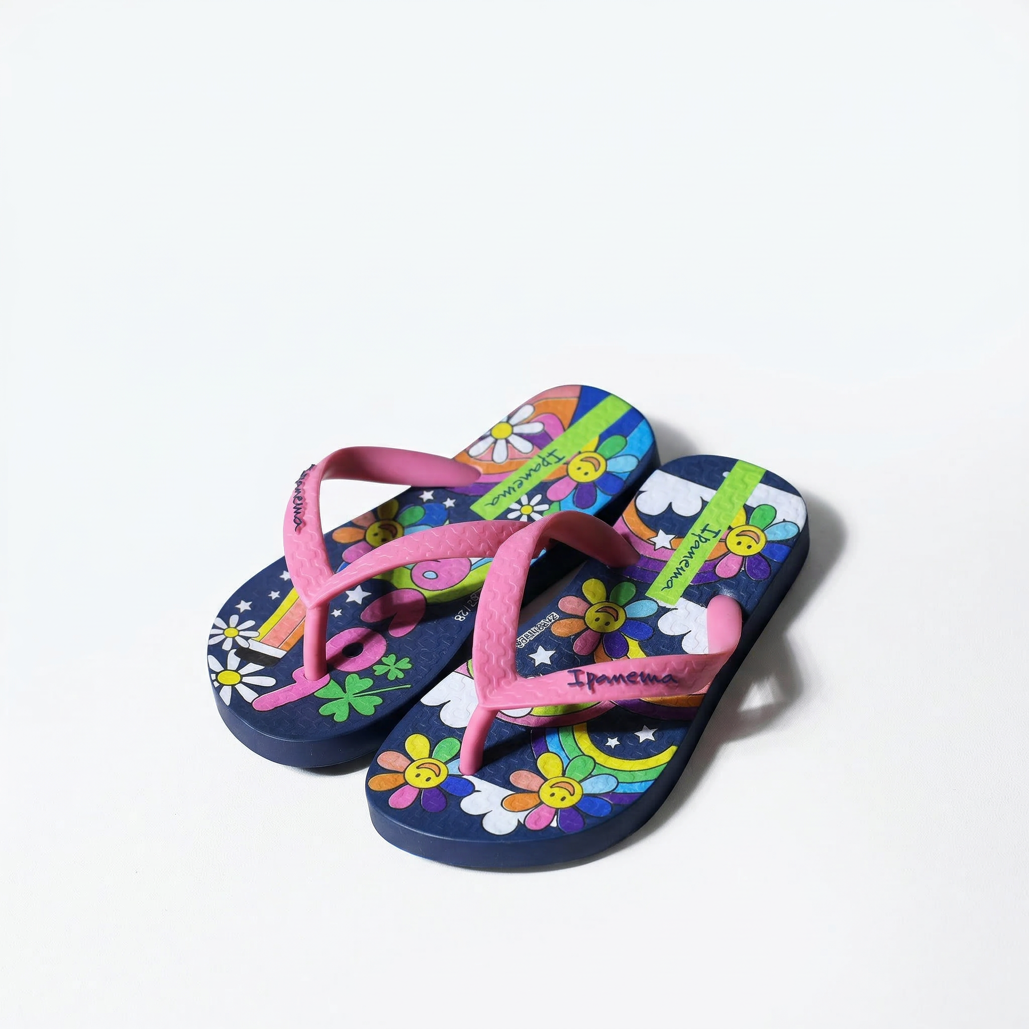 Kids Ipanema slipper featuring colorful straps and cushioned sole, perfect for comfortable summer wear.