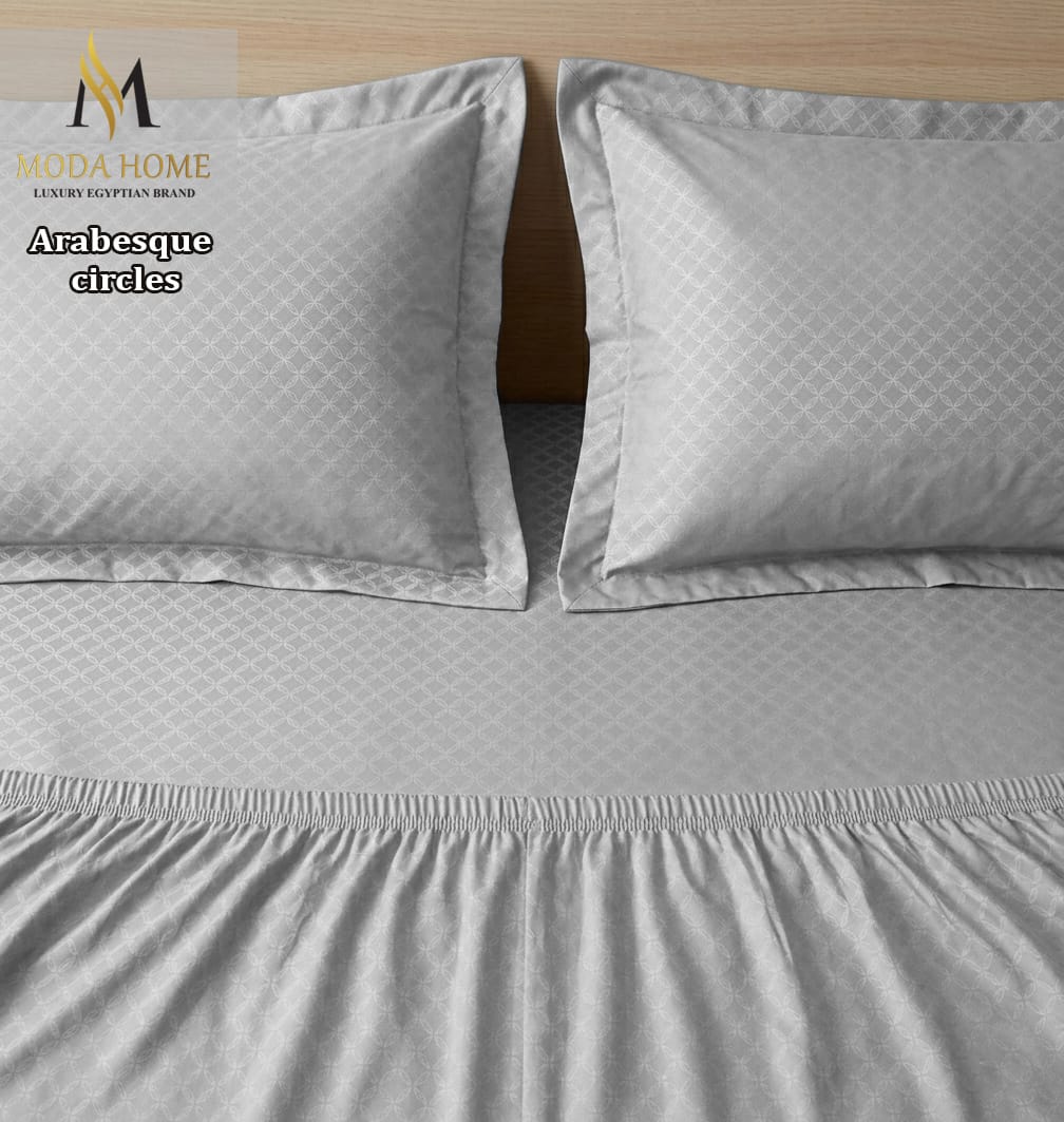 MODA HOME Arabesque stick circles set with three 200cm decorative metal circles on a white background.