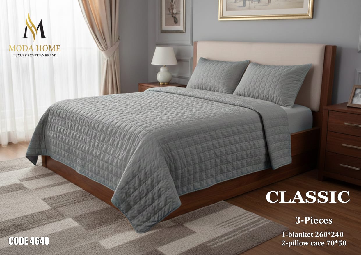MODA HOME 3-piece coverlet set with premium bedspread in 240x260 cm size, featuring a soft, stylish fabric for a cozy bedroom look.