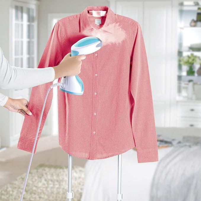 " Black & Decker Handy Garment Steamer - HST1200 "