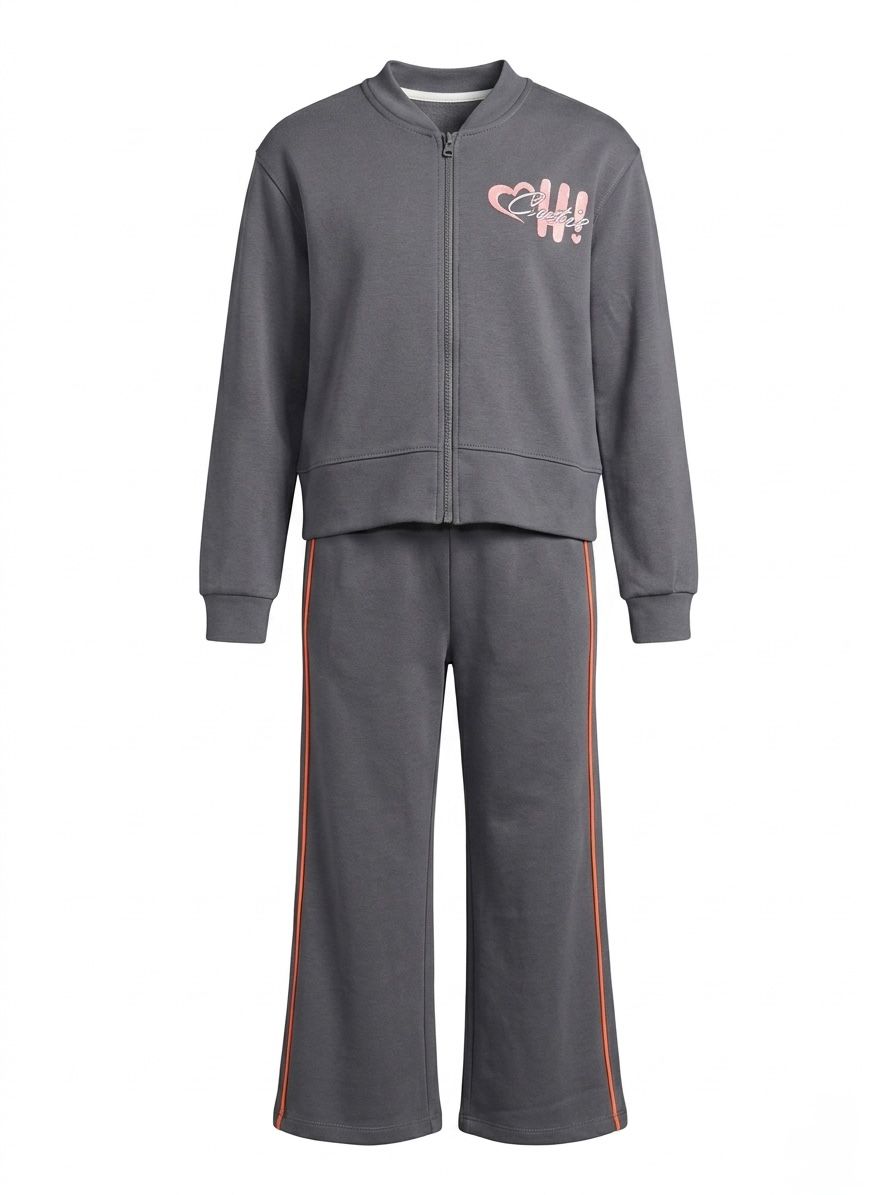 Sotra Dreams Never Dies hoodie set featuring a stylish black hoodie and matching sweatpants with bold graphic print.