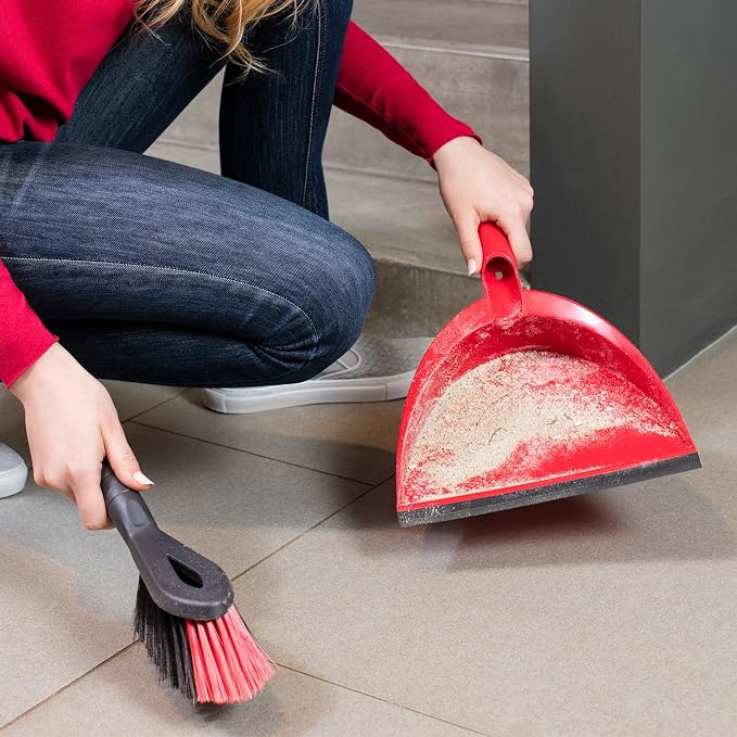 "Vileda 2 in 1 Dustpan Set, 14 x 14 x 34.6 cm, Red"