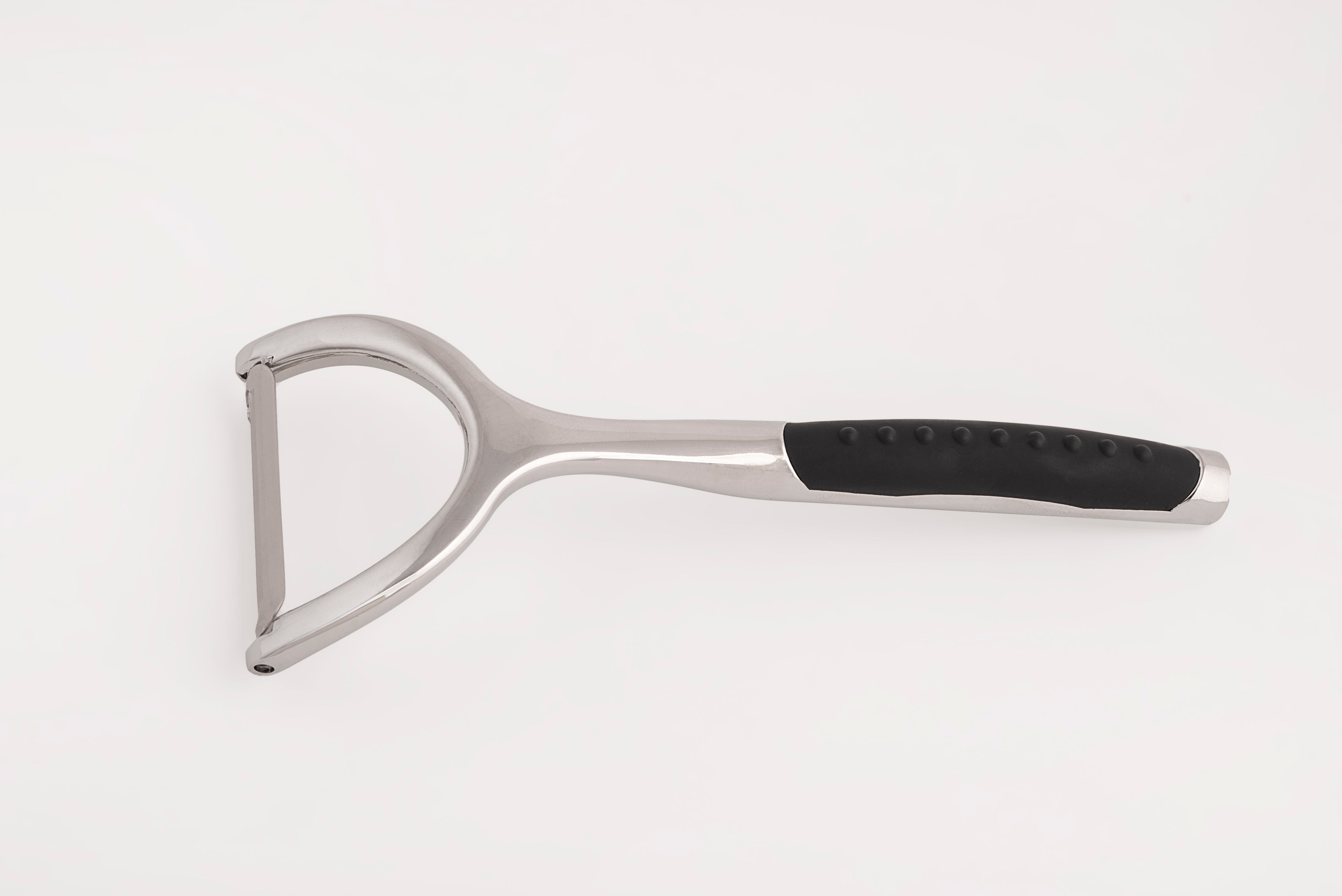 Stainless steel tanning mask by ??????, featuring a sleek design and adjustable straps for customized sun protection and tanning.