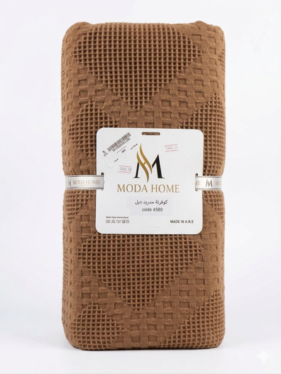 Madrid double coverlet by MODA HOME in size 220x240 cm, featuring a stylish, soft fabric design for cozy bedroom decor.