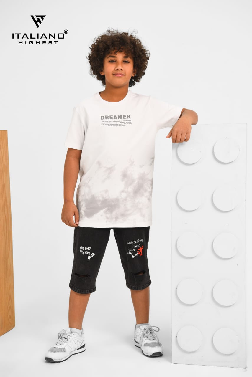 Italiano DREAMER short-sleeve T-shirt displayed on a hanger with a casual fit and comfortable fabric.