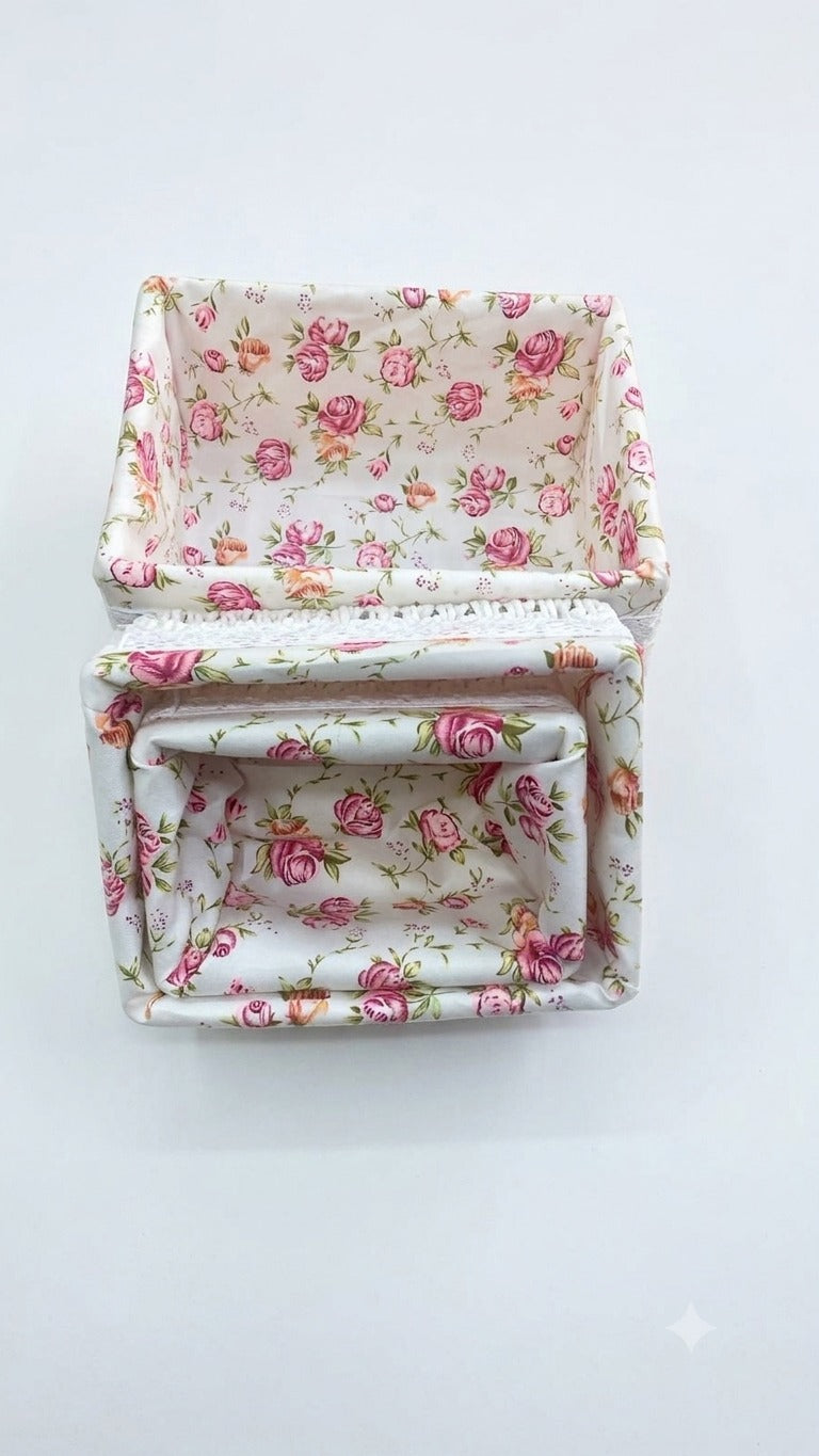 "Rectangular wicker Basket with roses"