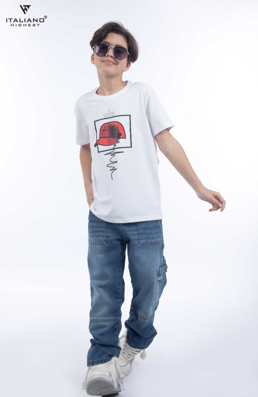 Half-sleeved T-shirt