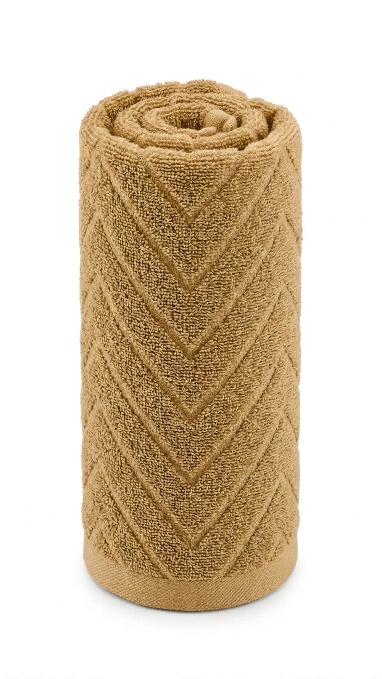 MODA HOME zigzag pattern beach towel with 90x160 cm size, featuring vibrant zigzag design on soft fabric.