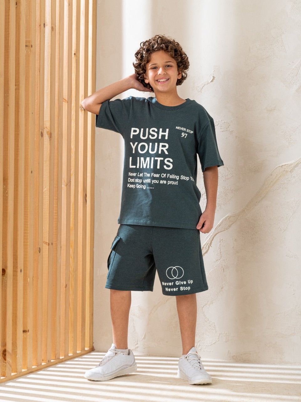 PUSH YOUR LIMITS بيجامة نص كم