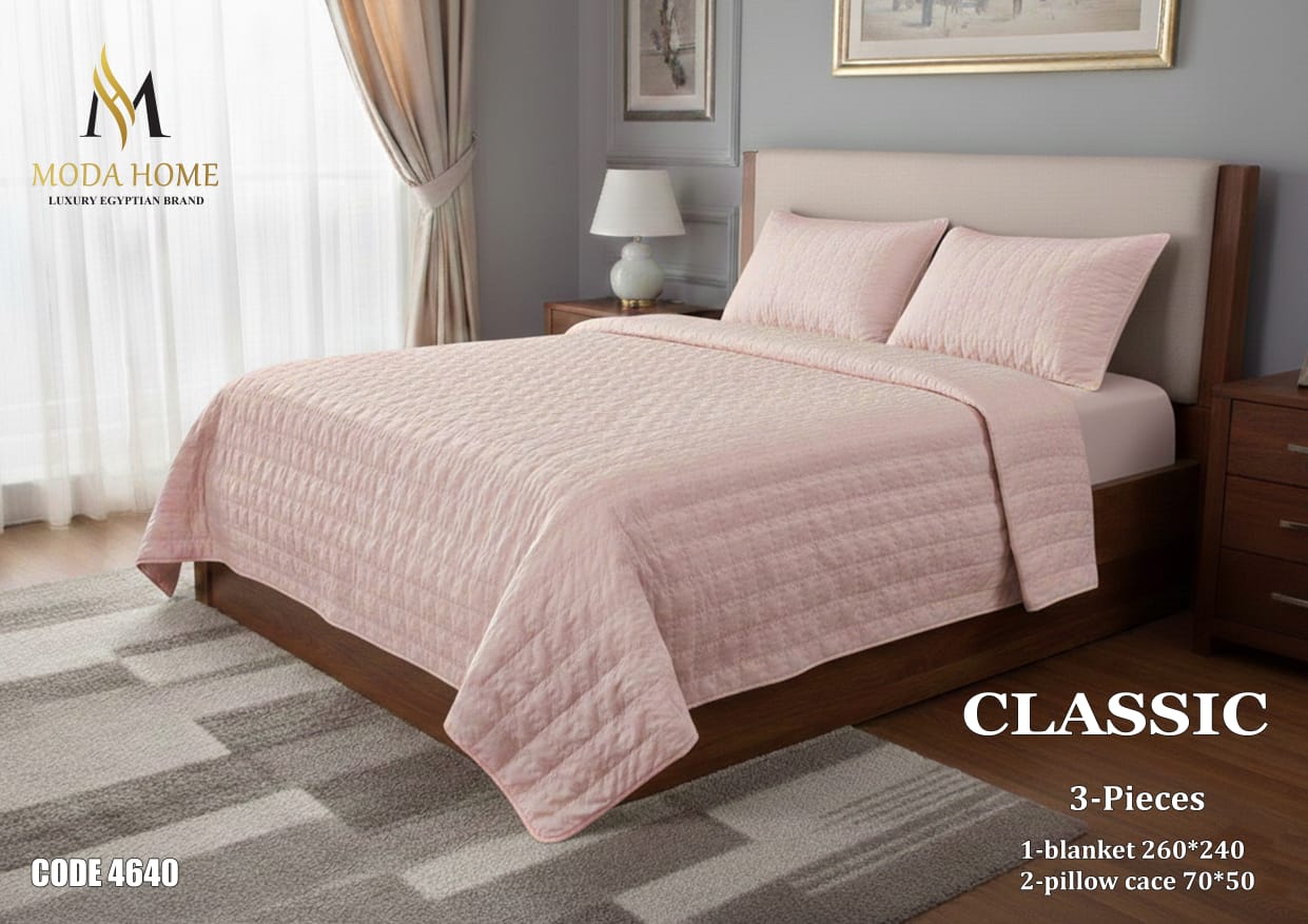 MODA HOME 3-piece coverlet set with a 240x260 cm bedspread featuring a stylish, textured design for a cozy bedroom look.